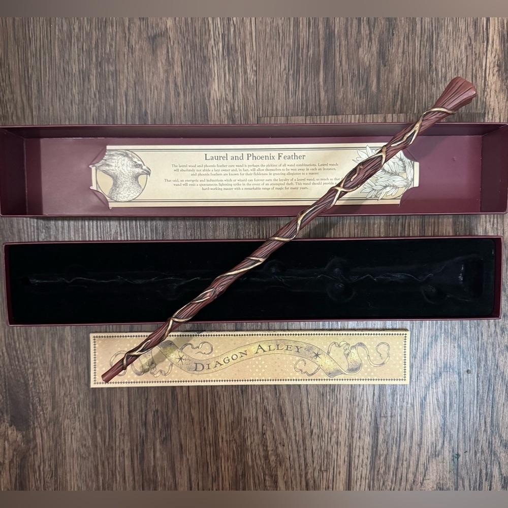 Harry Potter-Interactive Brown Magic Wand - Decorative Roleplay Toy